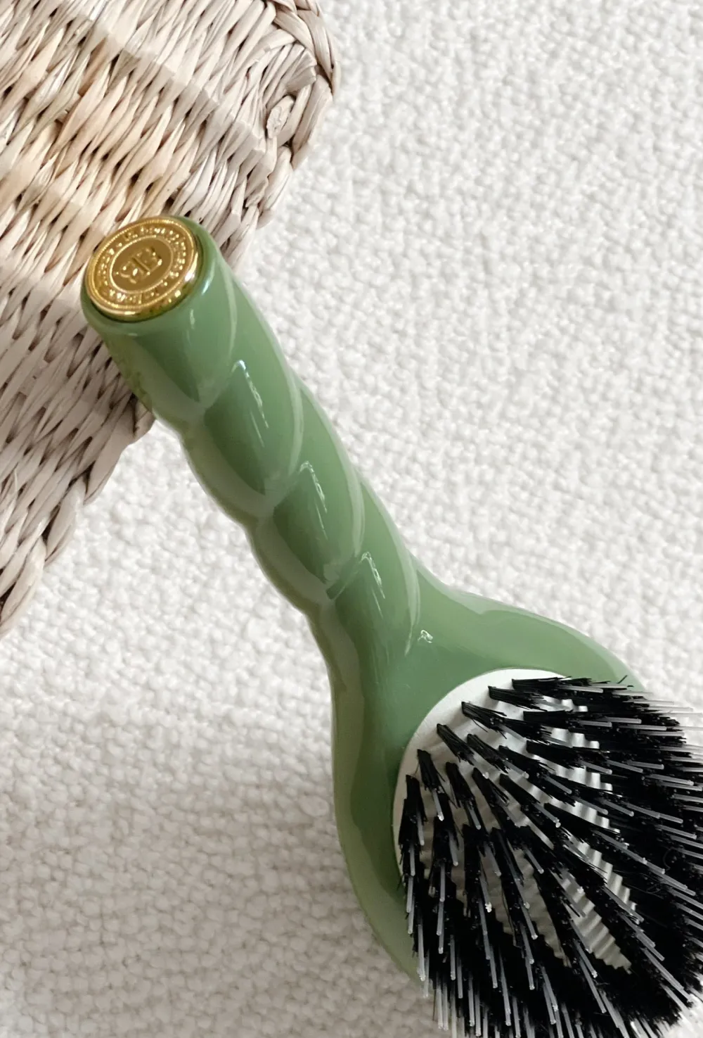 La Bonne Brosse Our Hair Brushes*N.02 The Care & Detangling Hair Brush THE ESSENTIAL Almond Green