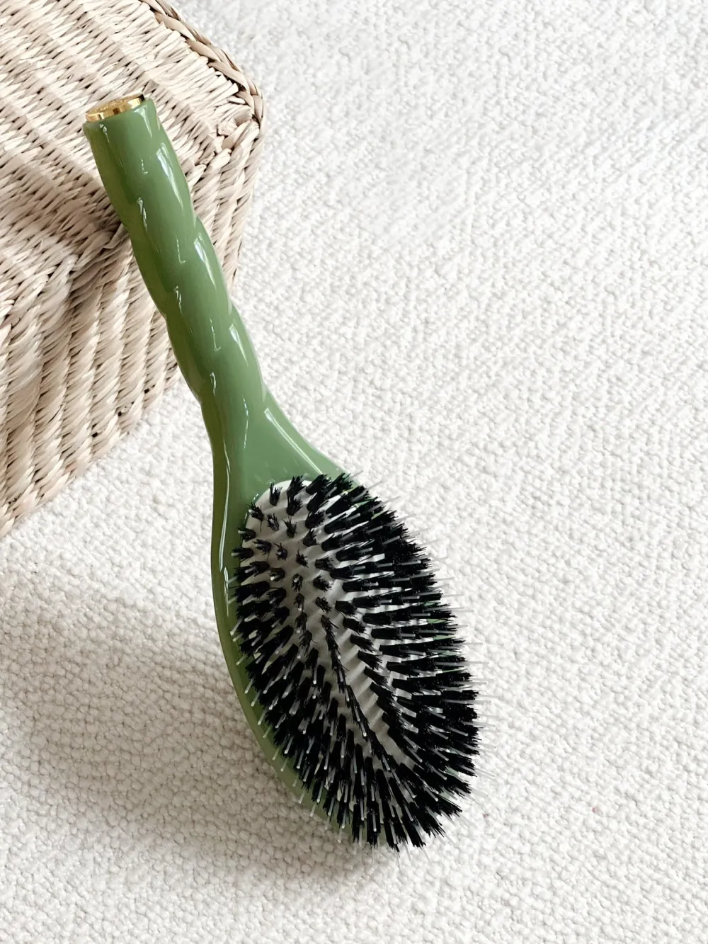 La Bonne Brosse Our Hair Brushes*N.02 The Care & Detangling Hair Brush THE ESSENTIAL Almond Green