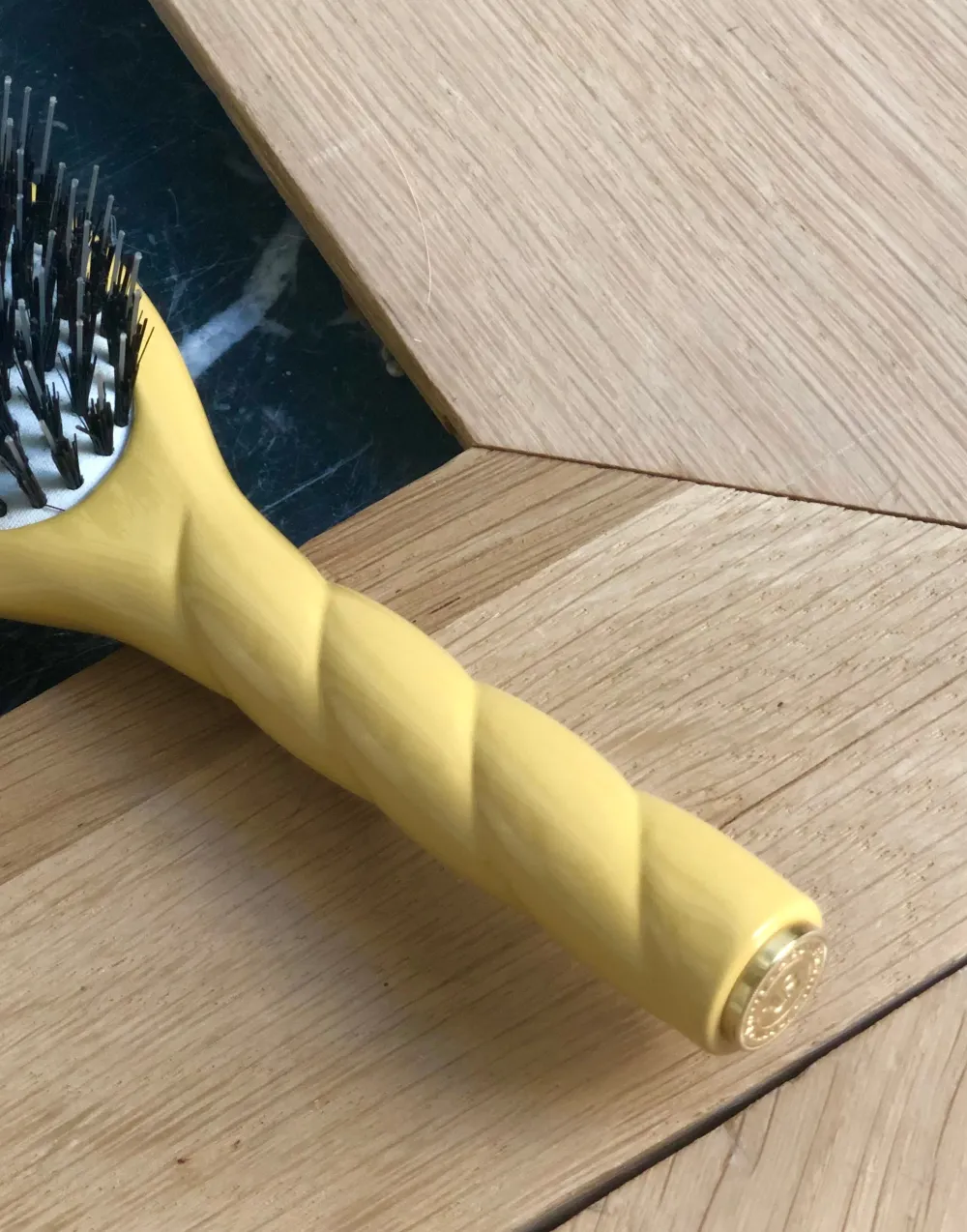 La Bonne Brosse Our Hair Brushes*N.02 The Care & Detangling Hair Brush THE ESSENTIAL Saffron Yellow