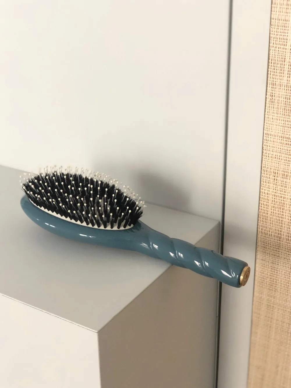 La Bonne Brosse Our Hair Brushes*N.03 The Gentle Scalp Care Hair Brush THE ESSENTIAL SOFTNESS Blue