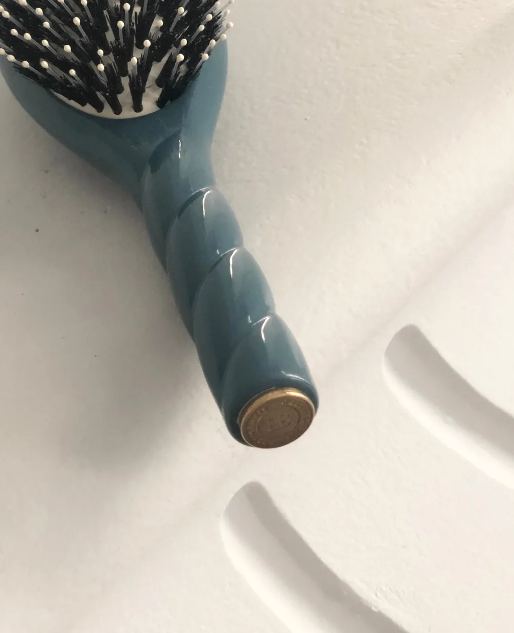 La Bonne Brosse Our Hair Brushes*N.03 The Gentle Scalp Care Hair Brush THE ESSENTIAL SOFTNESS Blue
