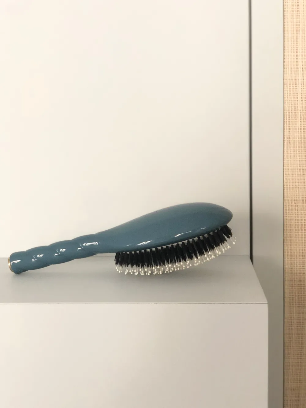 La Bonne Brosse Our Hair Brushes*N.03 The Gentle Scalp Care Hair Brush THE ESSENTIAL SOFTNESS Blue