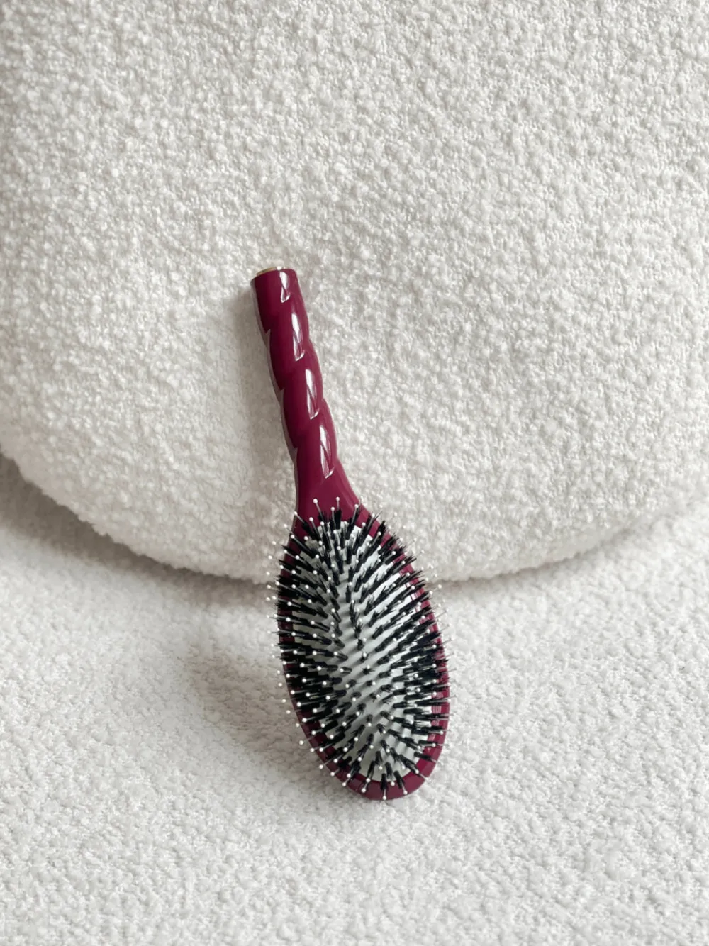 La Bonne Brosse Our Hair Brushes*N.03 The Gentle Scalp Care Hair Brush THE ESSENTIAL SOFTNESS Cherry Red