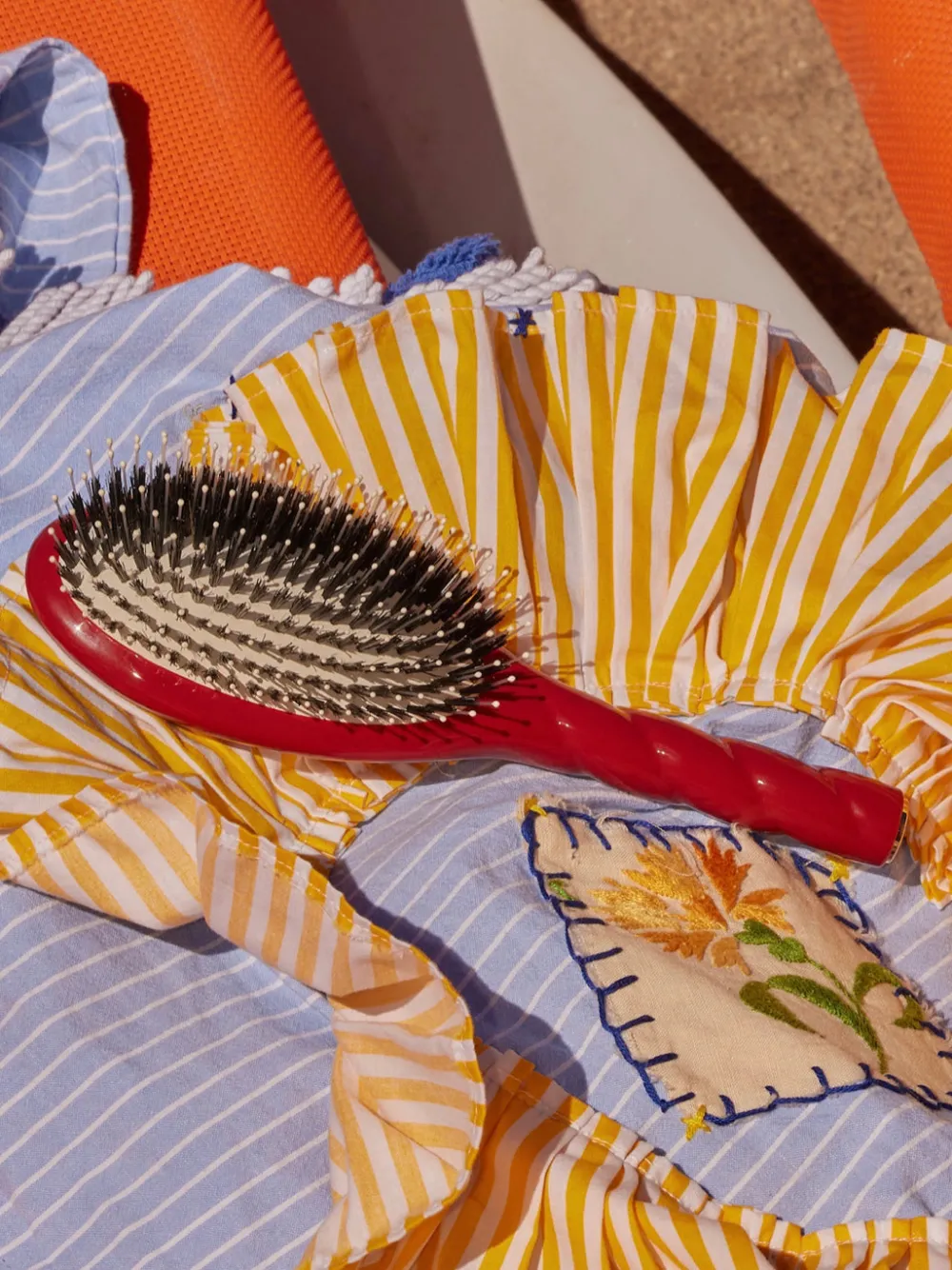 La Bonne Brosse Our Hair Brushes*N.03 The Gentle Scalp Care Hair Brush THE ESSENTIAL SOFTNESS Clay Court