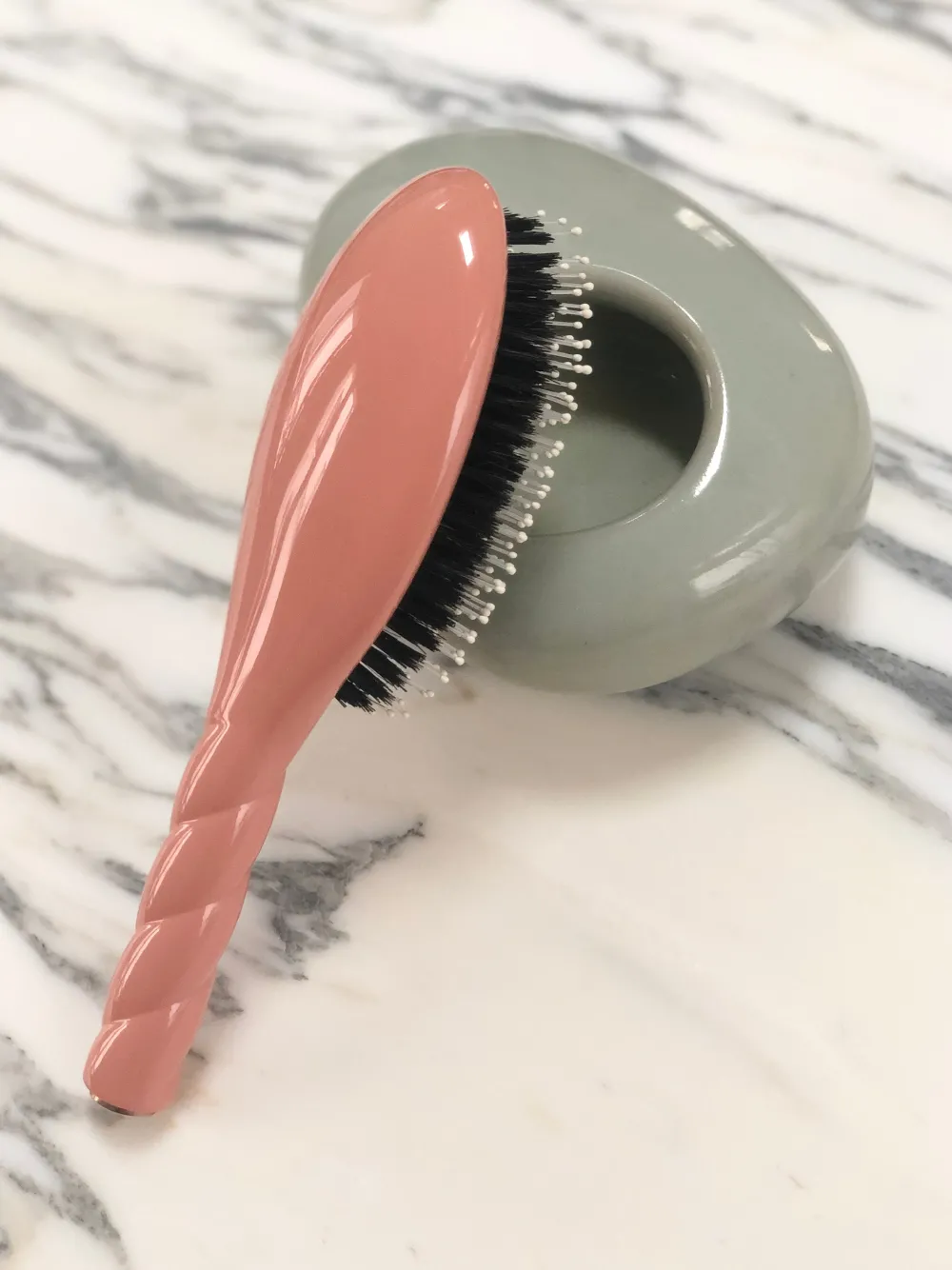 La Bonne Brosse Our Hair Brushes*N.03 The Gentle Scalp Care Hair Brush THE ESSENTIAL SOFTNESS Coral