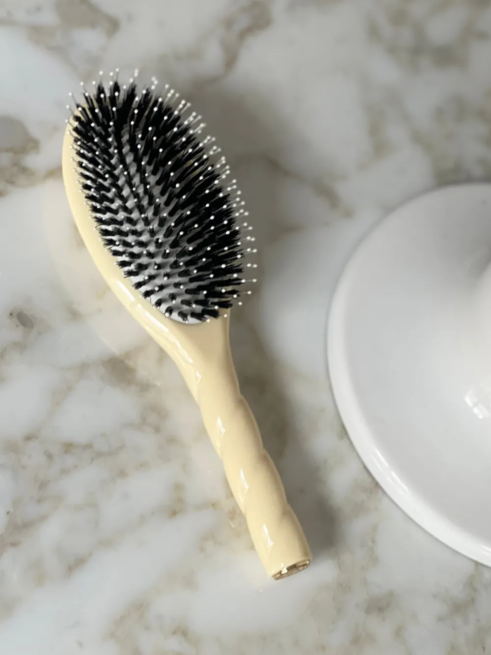 La Bonne Brosse Our Hair Brushes | Our Cair Ritual*N.03 The Gentle Scalp Care Hair Brush THE ESSENTIAL SOFTNESS Ivory Cair