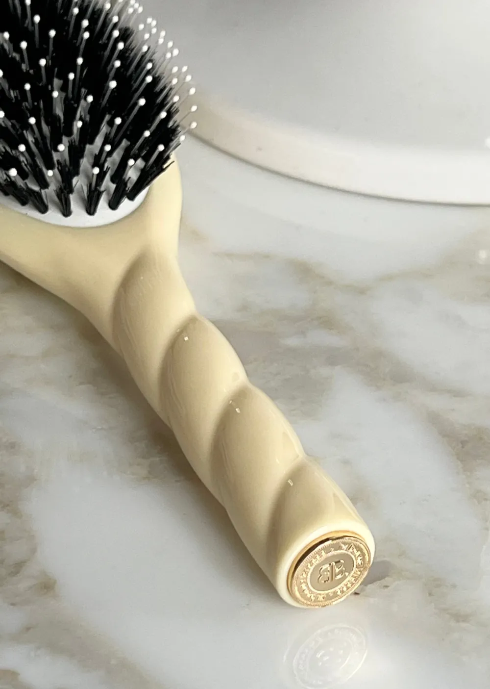 La Bonne Brosse Our Hair Brushes | Our Cair Ritual*N.03 The Gentle Scalp Care Hair Brush THE ESSENTIAL SOFTNESS Ivory Cair