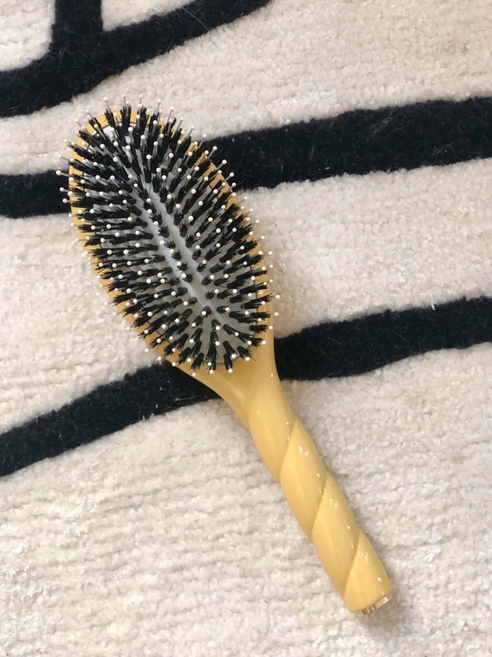 La Bonne Brosse Our Hair Brushes*N.03 The Gentle Scalp Care Hair Brush THE ESSENTIAL SOFTNESS Saffron Yellow