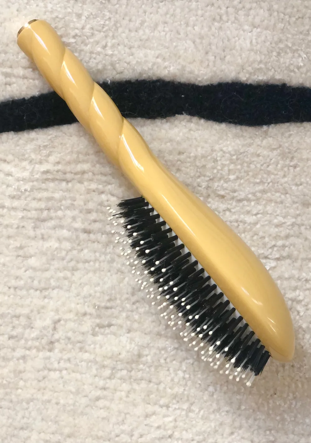 La Bonne Brosse Our Hair Brushes*N.03 The Gentle Scalp Care Hair Brush THE ESSENTIAL SOFTNESS Saffron Yellow