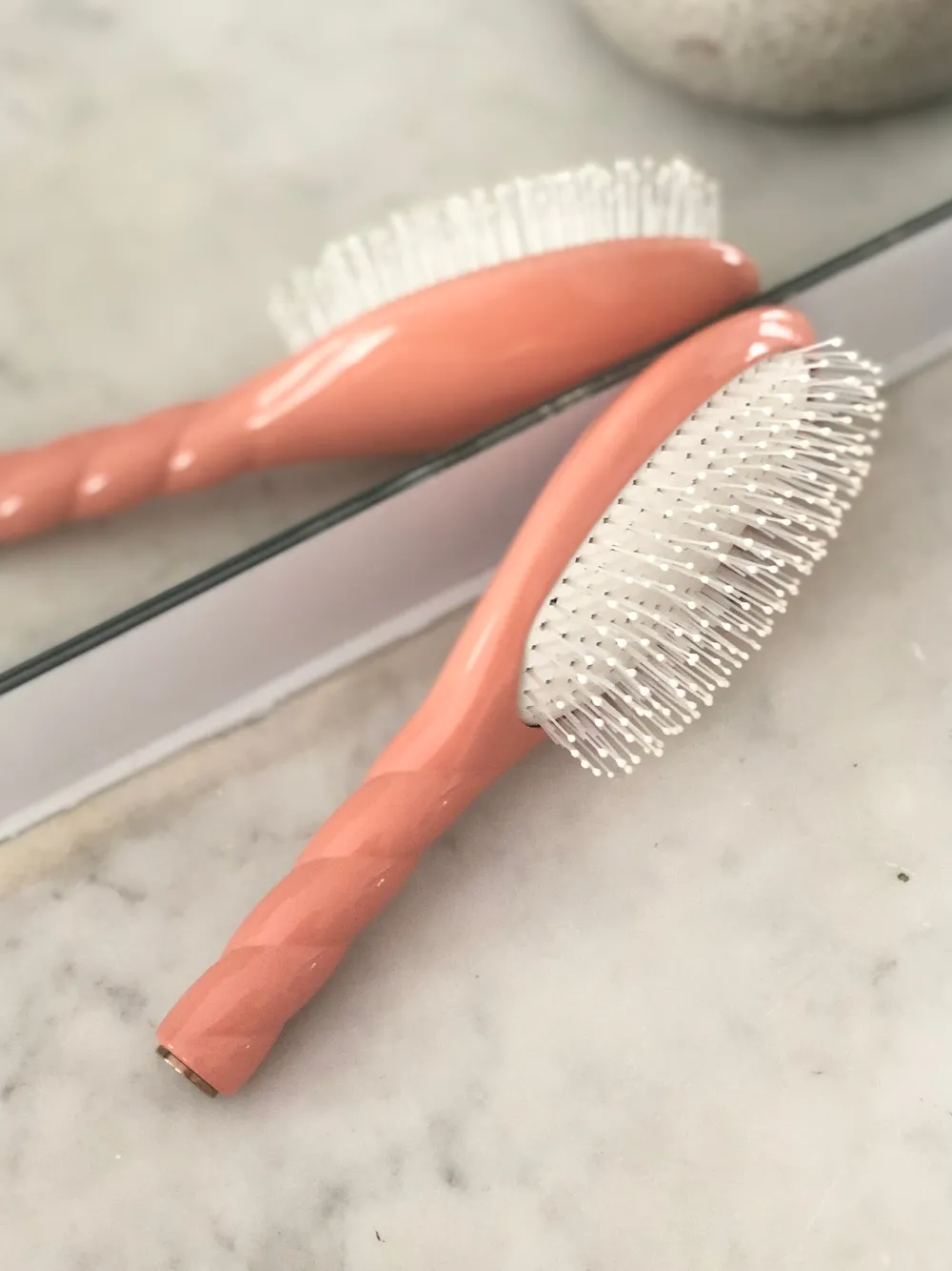 La Bonne Brosse Our Hair Brushes*N.04 The Massaging Detangling Hair Brush THE MIRACLE Coral