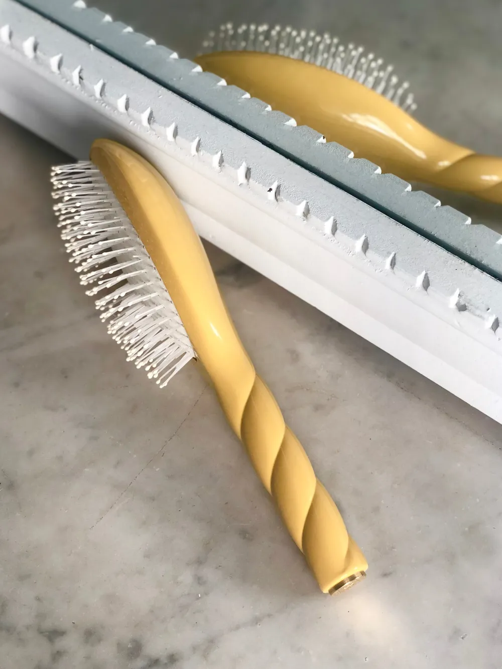 La Bonne Brosse Our Hair Brushes*N.04 The Massaging Detangling Hair Brush THE MIRACLE Saffron Yellow