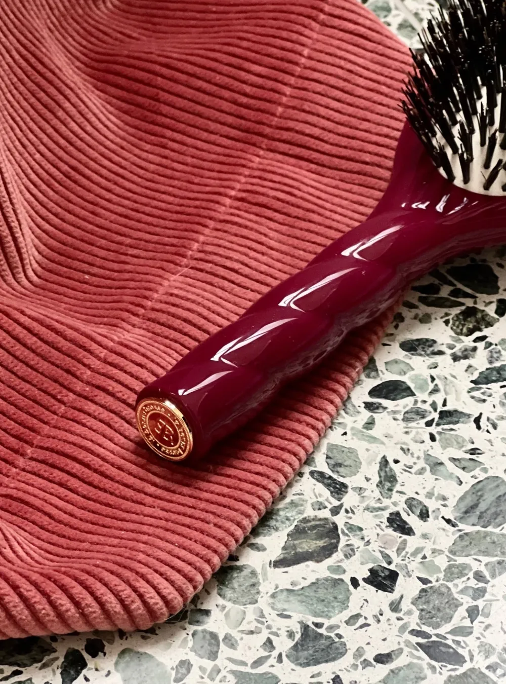 La Bonne Brosse Our Hair Brushes*N.01 The Shine & Care Hair Brush THE UNIVERSAL Cherry Red