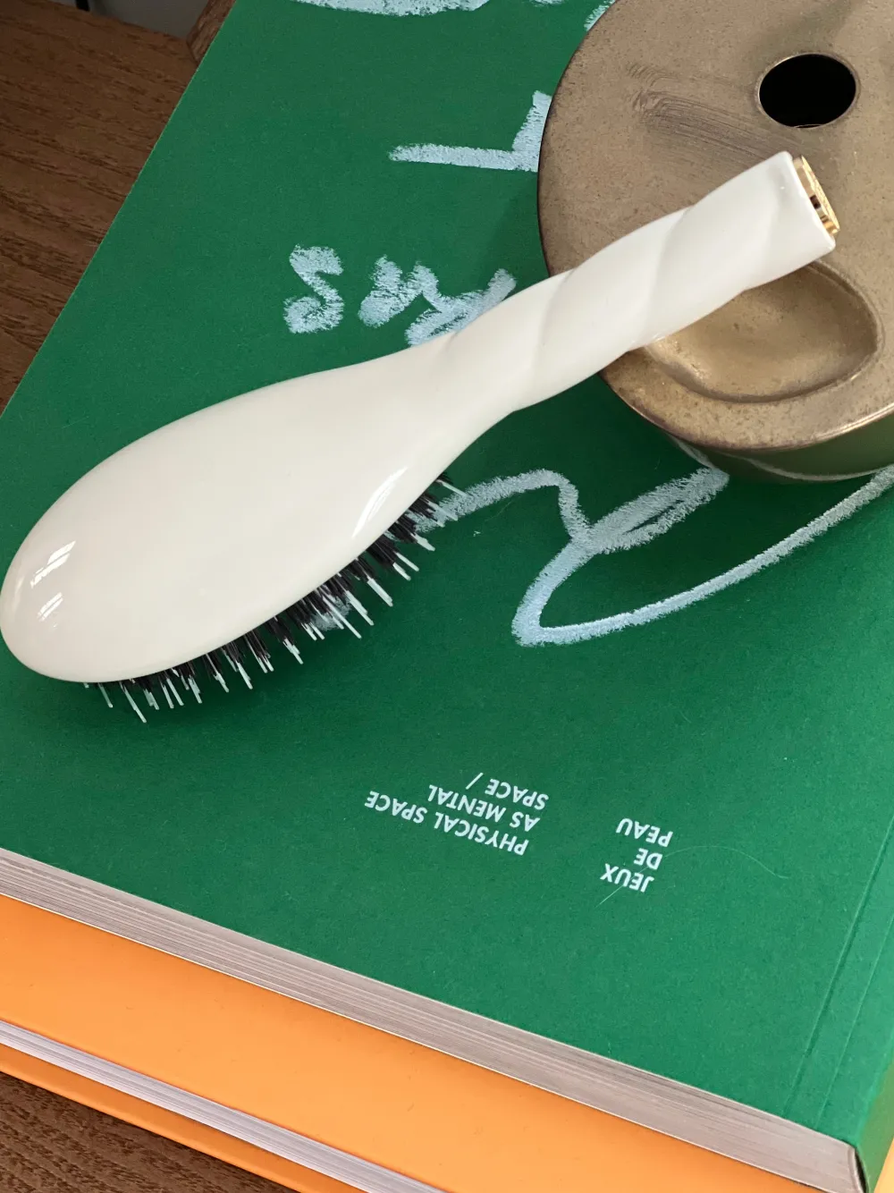 La Bonne Brosse Our Hair Brushes | Our Small Brushes*N.02 The Small Care & Detangling Hair Brush THE ESSENTIAL Creamy White