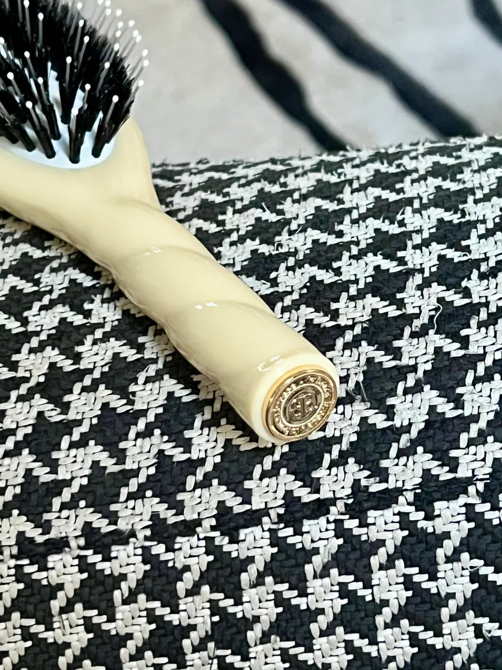 La Bonne Brosse Our Hair Brushes | Our Small Brushes*N.03 The Small Gentle Scalp Care Hair Brush THE ESSENTIAL Ivory Cair