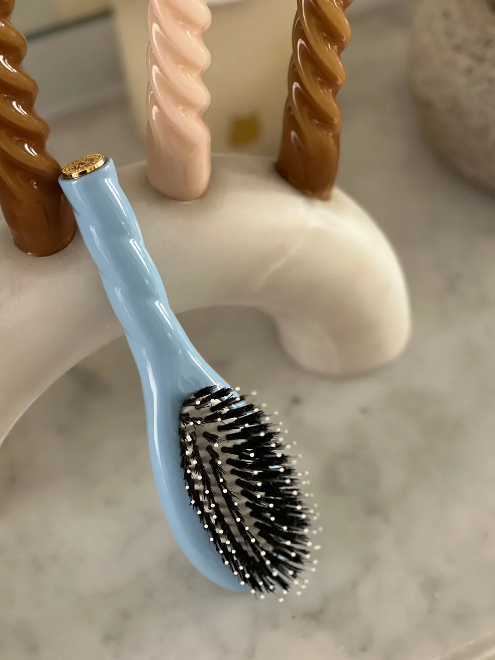 La Bonne Brosse Our Hair Brushes | Our Small Brushes*N.03 The Small Gentle Scalp Care Hair Brush THE ESSENTIAL SOFTNESS Light Blue