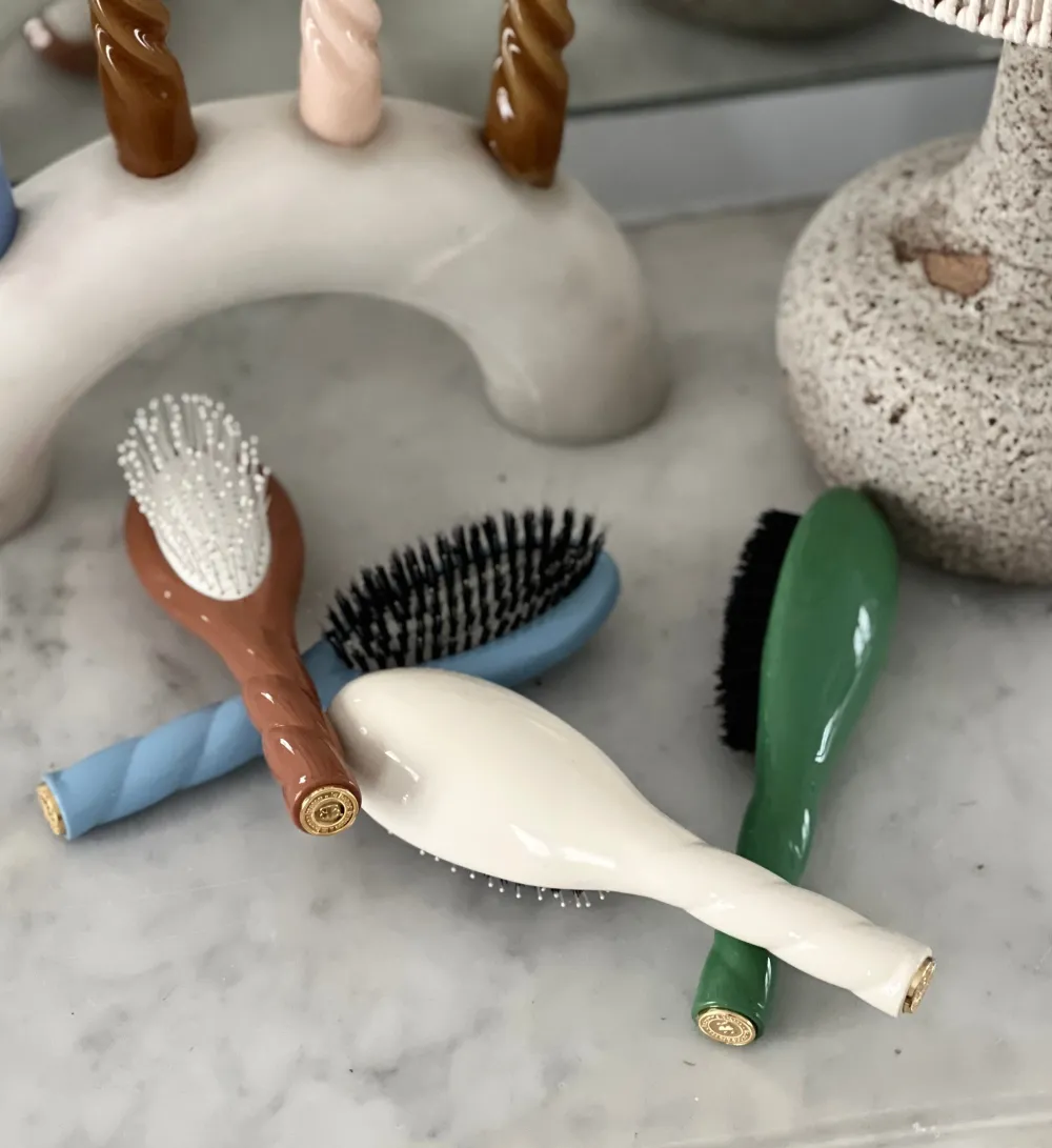 La Bonne Brosse Our Hair Brushes | Our Small Brushes*N.04 The Small Massaging Detangling Hair Brush THE MIRACLE Almond Green
