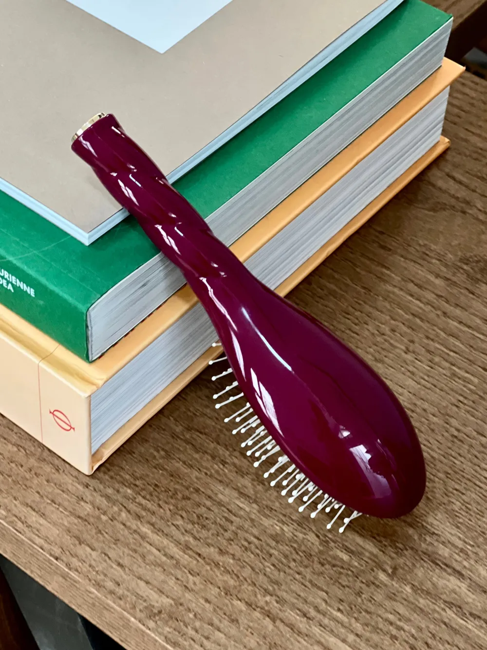 La Bonne Brosse Our Hair Brushes | Our Small Brushes*N.04 The Small Massaging Detangling Hair Brush THE MIRACLE Cherry Red