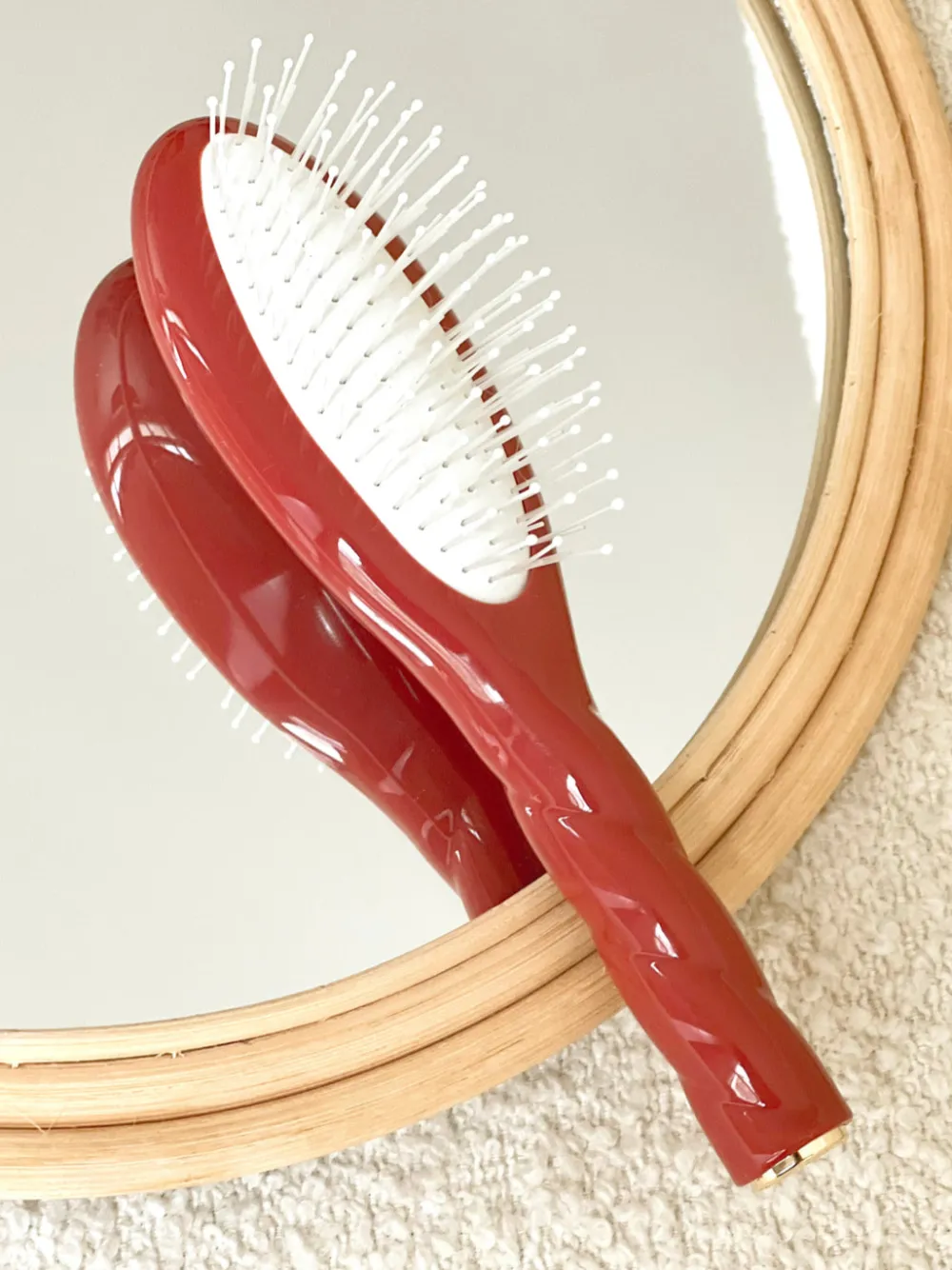 La Bonne Brosse Our Hair Brushes | Our Small Brushes*N.04 The Small Massaging Detangling Hair Brush THE MIRACLE Clay Court
