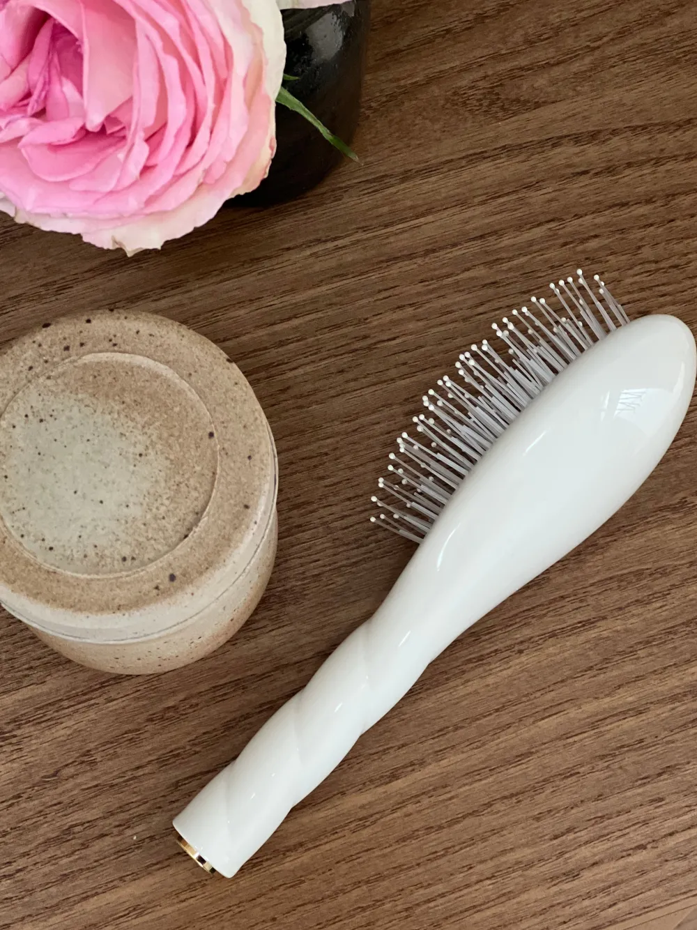 La Bonne Brosse Our Hair Brushes | Our Small Brushes*N.04 The Small Massaging Detangling Hair Brush THE MIRACLE Creamy White