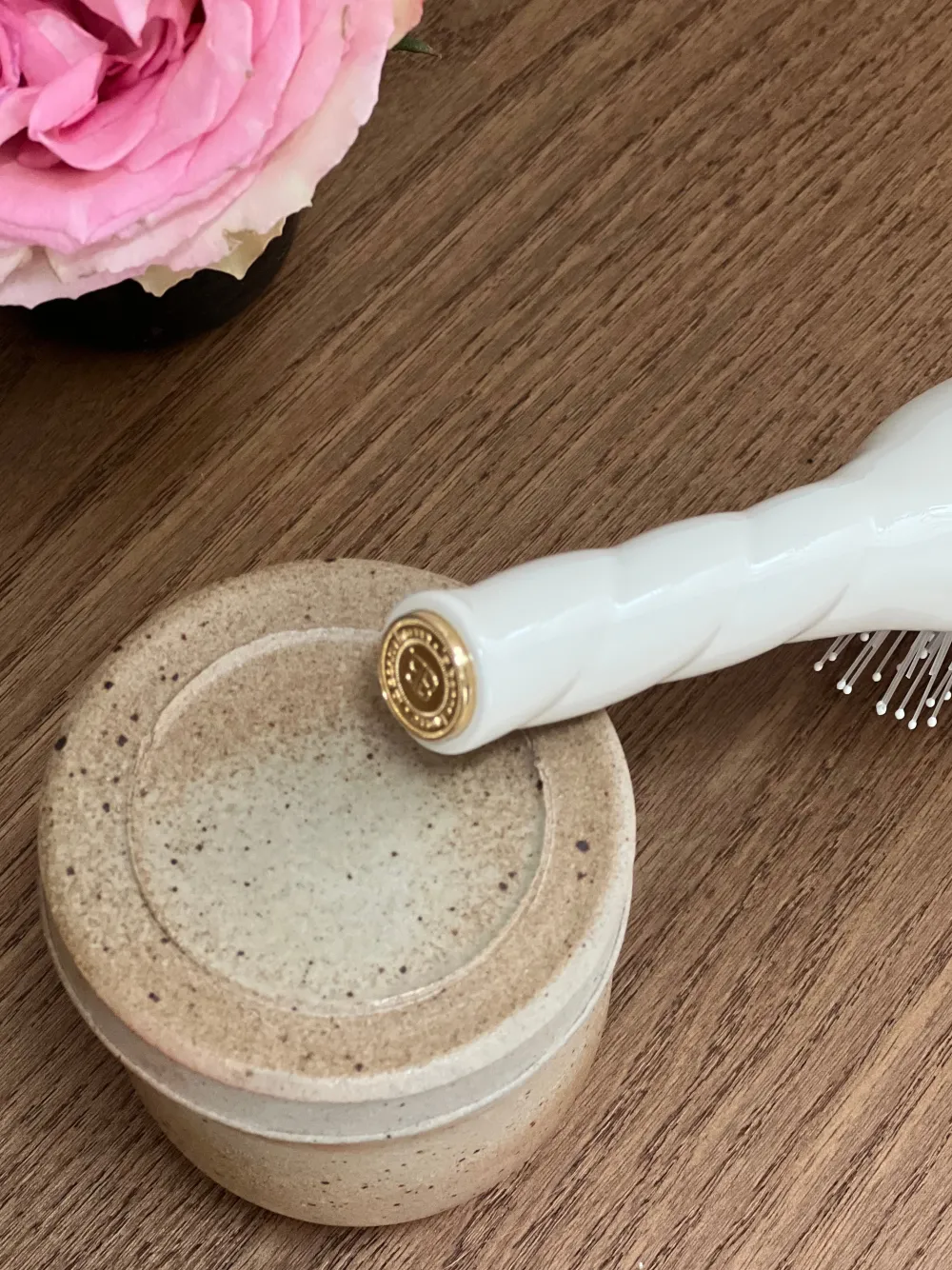 La Bonne Brosse Our Hair Brushes | Our Small Brushes*N.04 The Small Massaging Detangling Hair Brush THE MIRACLE Creamy White