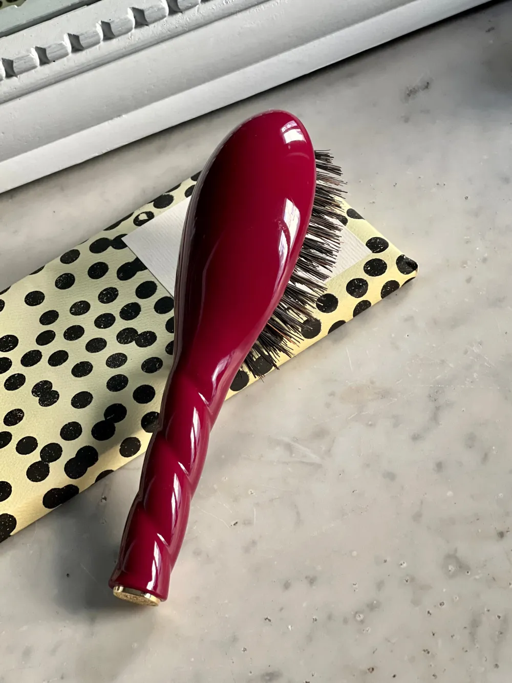 La Bonne Brosse Our Hair Brushes | Our Small Brushes*N.01 The Small Shine & Care Hair Brush THE UNIVERSAL Cherry Red
