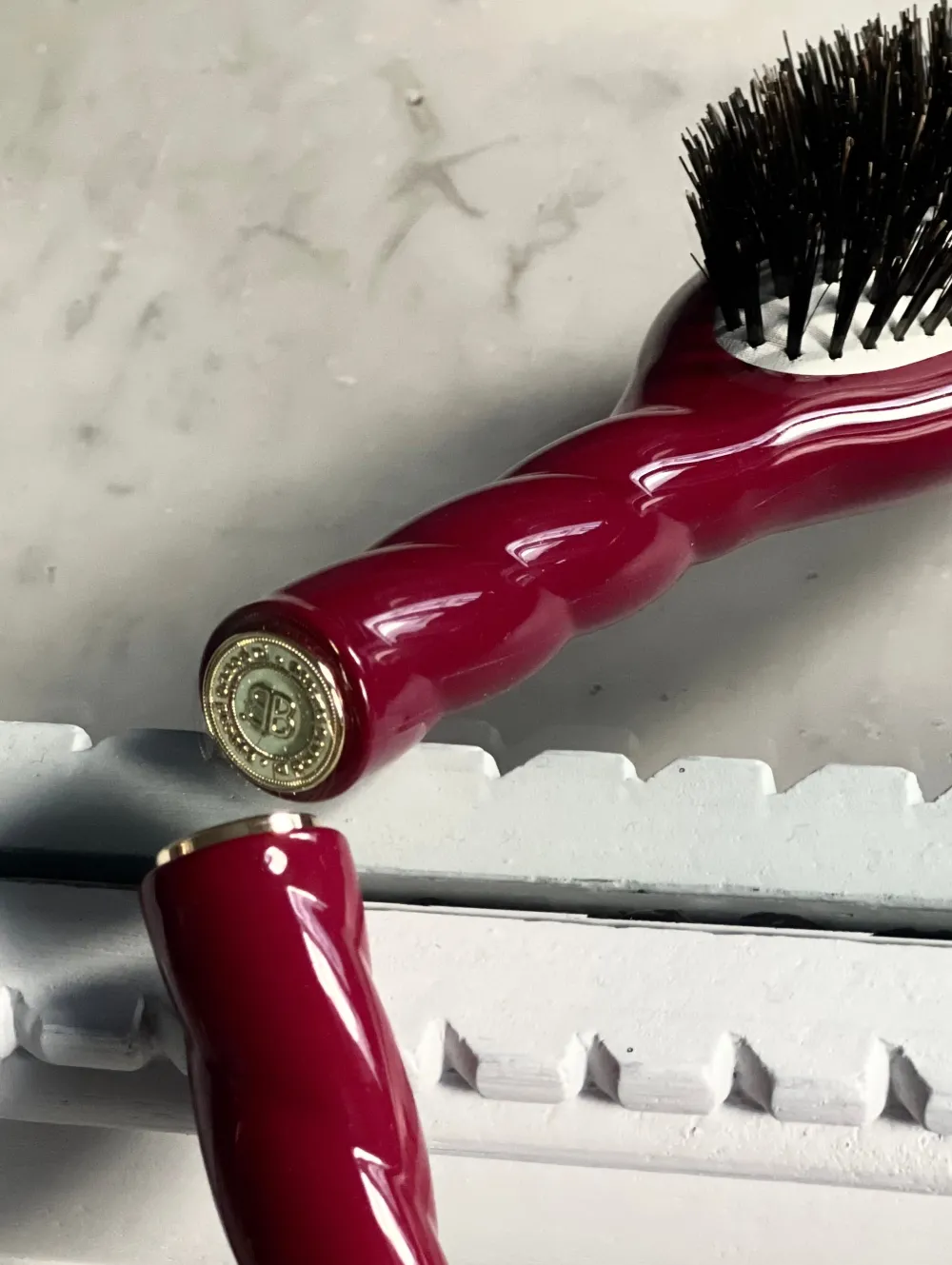 La Bonne Brosse Our Hair Brushes | Our Small Brushes*N.01 The Small Shine & Care Hair Brush THE UNIVERSAL Cherry Red