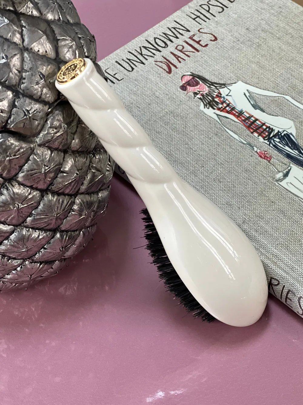 La Bonne Brosse Our Hair Brushes | Our Small Brushes*N.01 The Small Shine & Care Hair Brush THE UNIVERSAL Creamy white