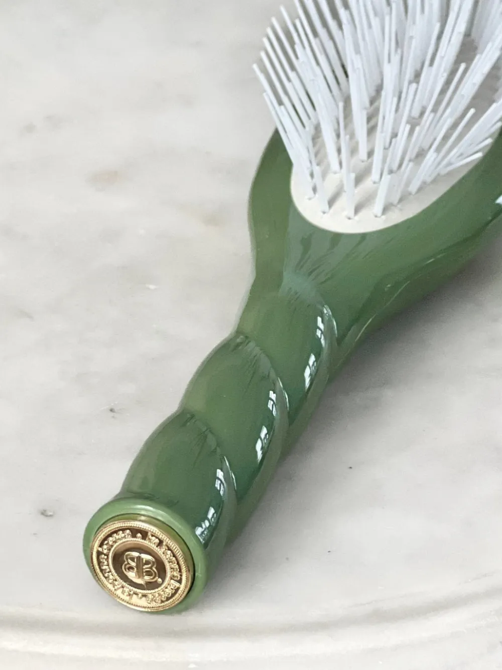 La Bonne Brosse Our Hair Brushes | Our Small Brushes*N.07 The Small Stimulating & Detangling Hair Brush THE INTENSE Almond Green