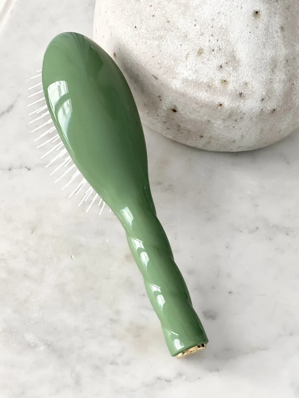 La Bonne Brosse Our Hair Brushes | Our Small Brushes*N.07 The Small Stimulating & Detangling Hair Brush THE INTENSE Almond Green