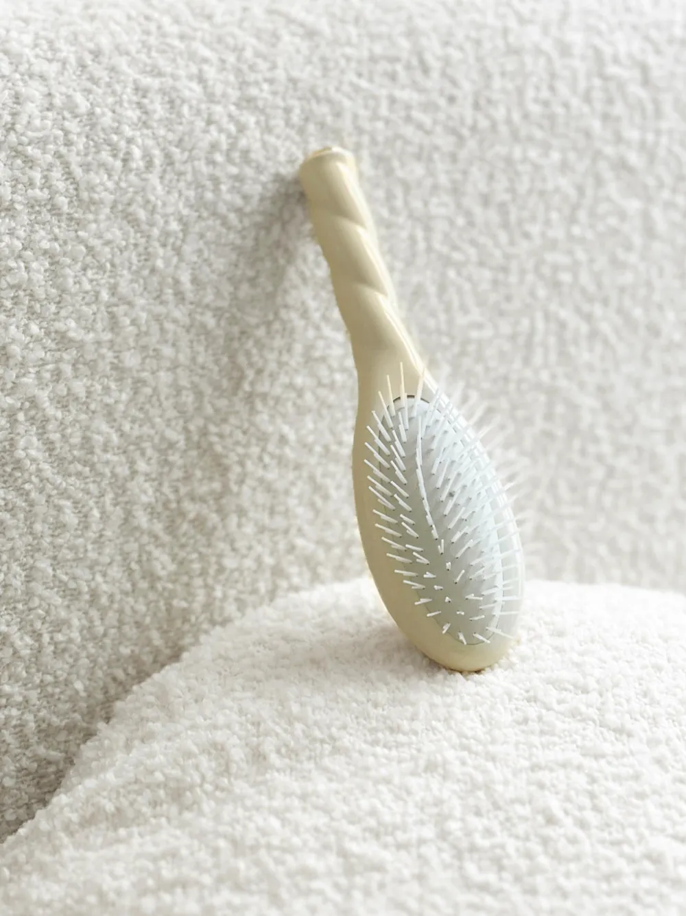 La Bonne Brosse Our Hair Brushes | Our Small Brushes*N.07 The Small Stimulating & Detangling Hair Brush THE INTENSE Creamy White