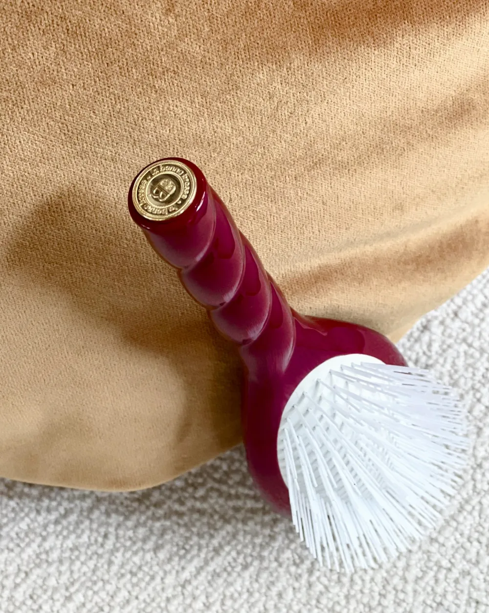 La Bonne Brosse Our Hair Brushes*N.07 The Stimulating & Detangling Hair Brush THE INTENSE Cherry Red