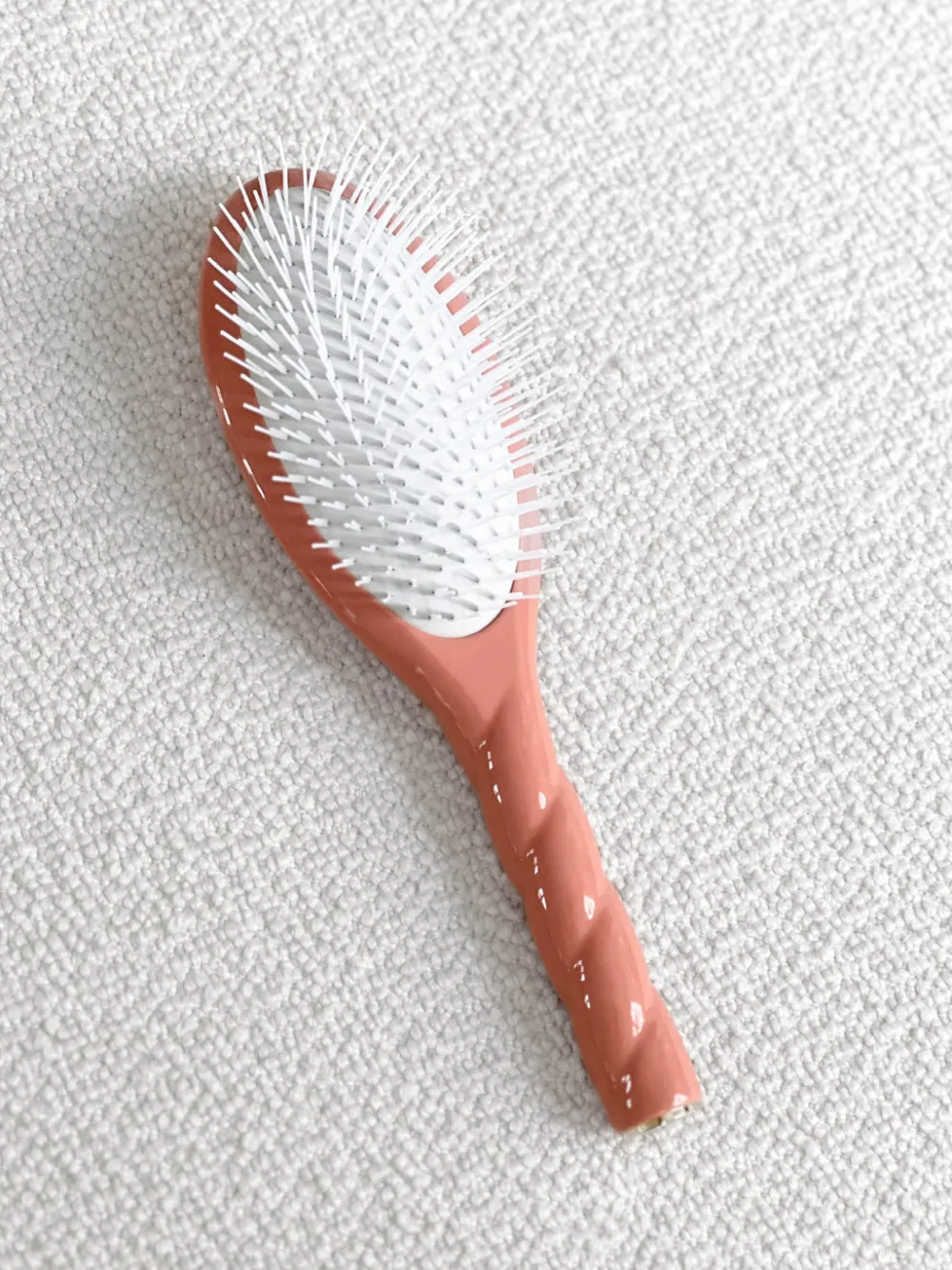 La Bonne Brosse Our Hair Brushes*N.07 The Stimulating & Detangling Hair Brush THE INTENSE Coral