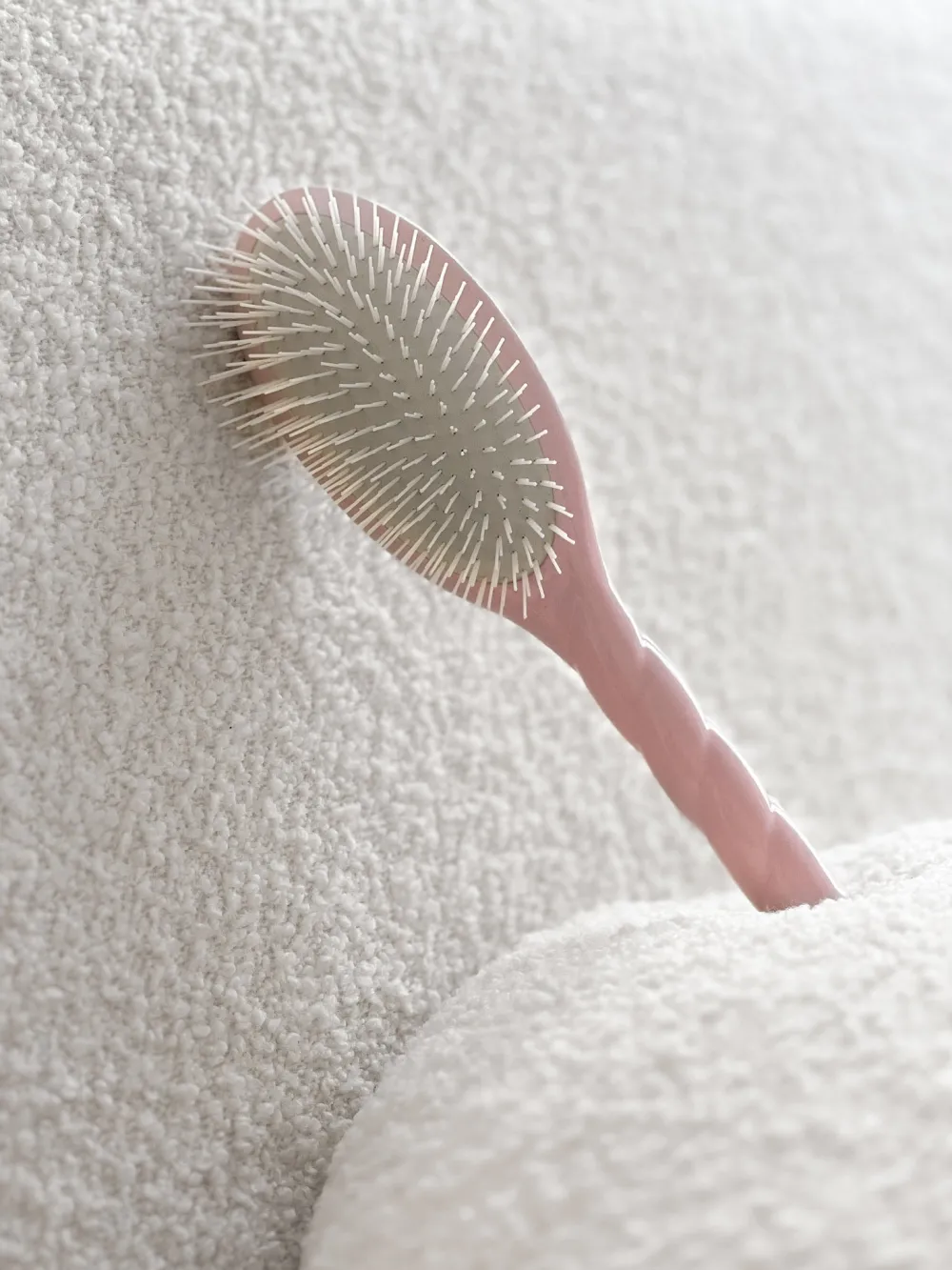 La Bonne Brosse Our Hair Brushes*N.07 The Stimulating & Detangling Hair Brush THE INTENSE Lilac Pink