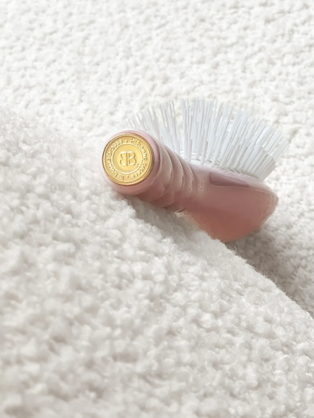 La Bonne Brosse Our Hair Brushes*N.07 The Stimulating & Detangling Hair Brush THE INTENSE Lilac Pink